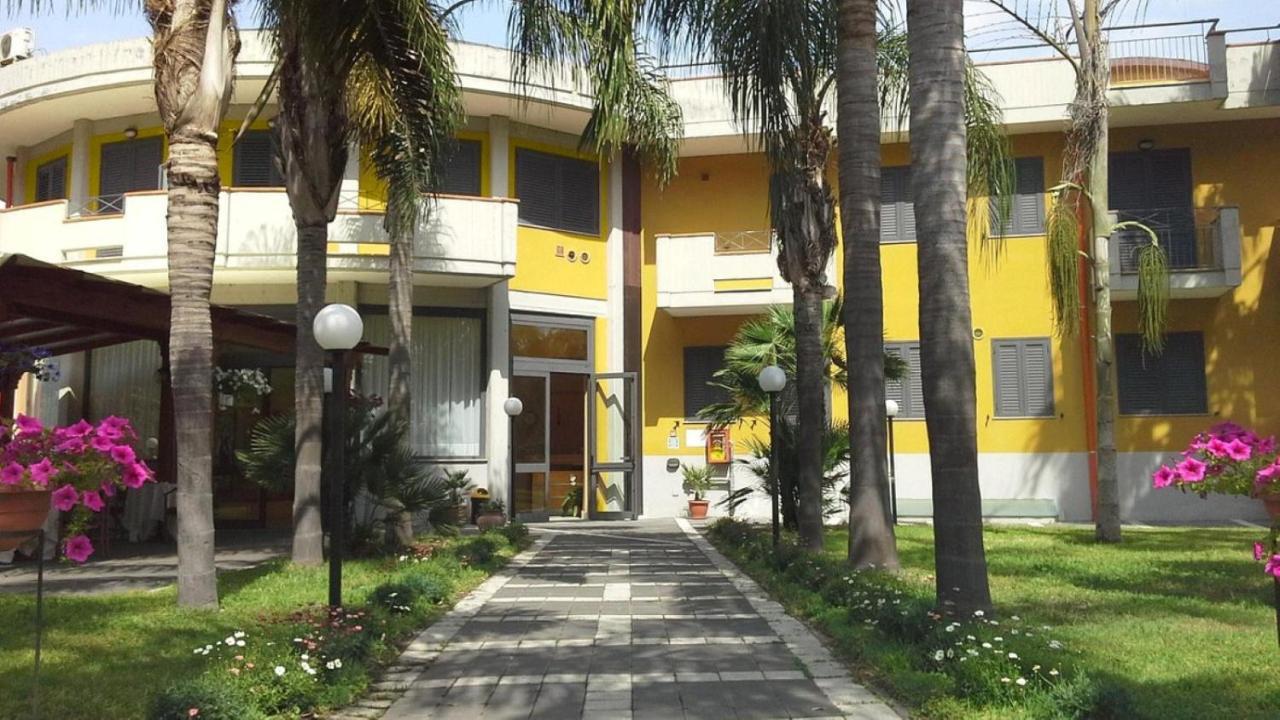 Oasi Park Hotel Маскалі Екстер'єр фото