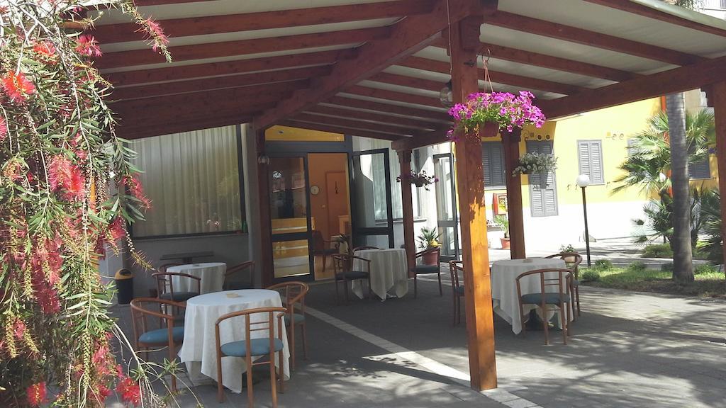 Oasi Park Hotel Маскалі Екстер'єр фото